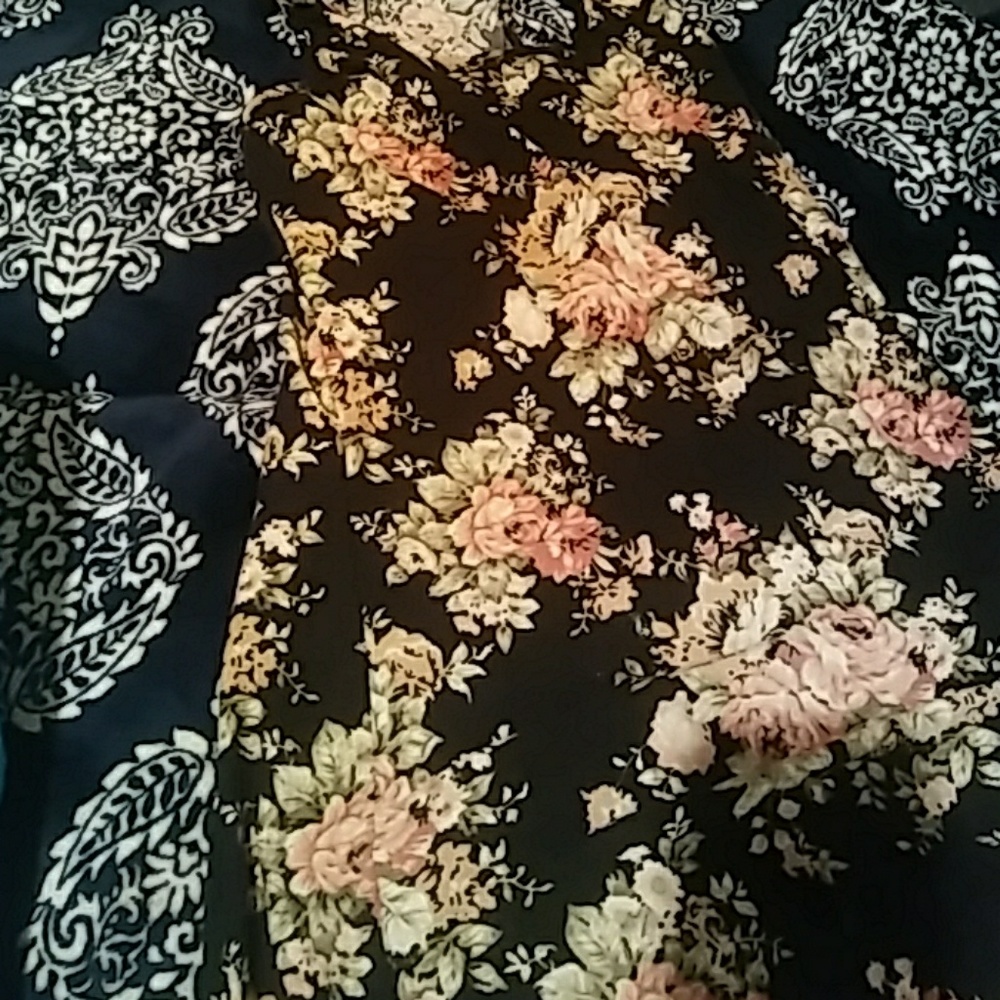 Dress w slit on both sides